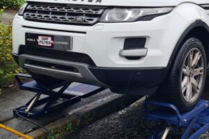 Land Rover (Front)